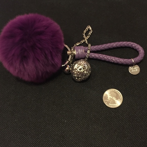🎀 Lovely super soft fuzzy fluffy pom pom ball bell keychain - Picture 2 of 9